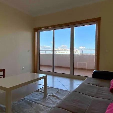 Avenida Apartment *